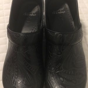 Dansko Size 10 Clogs